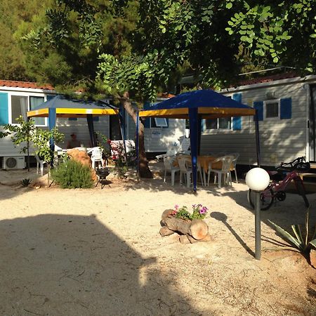 Happy Camp Mobile Homes In El-Bahira Camping Village サン・ヴィート・ロ・カーポ エクステリア 写真