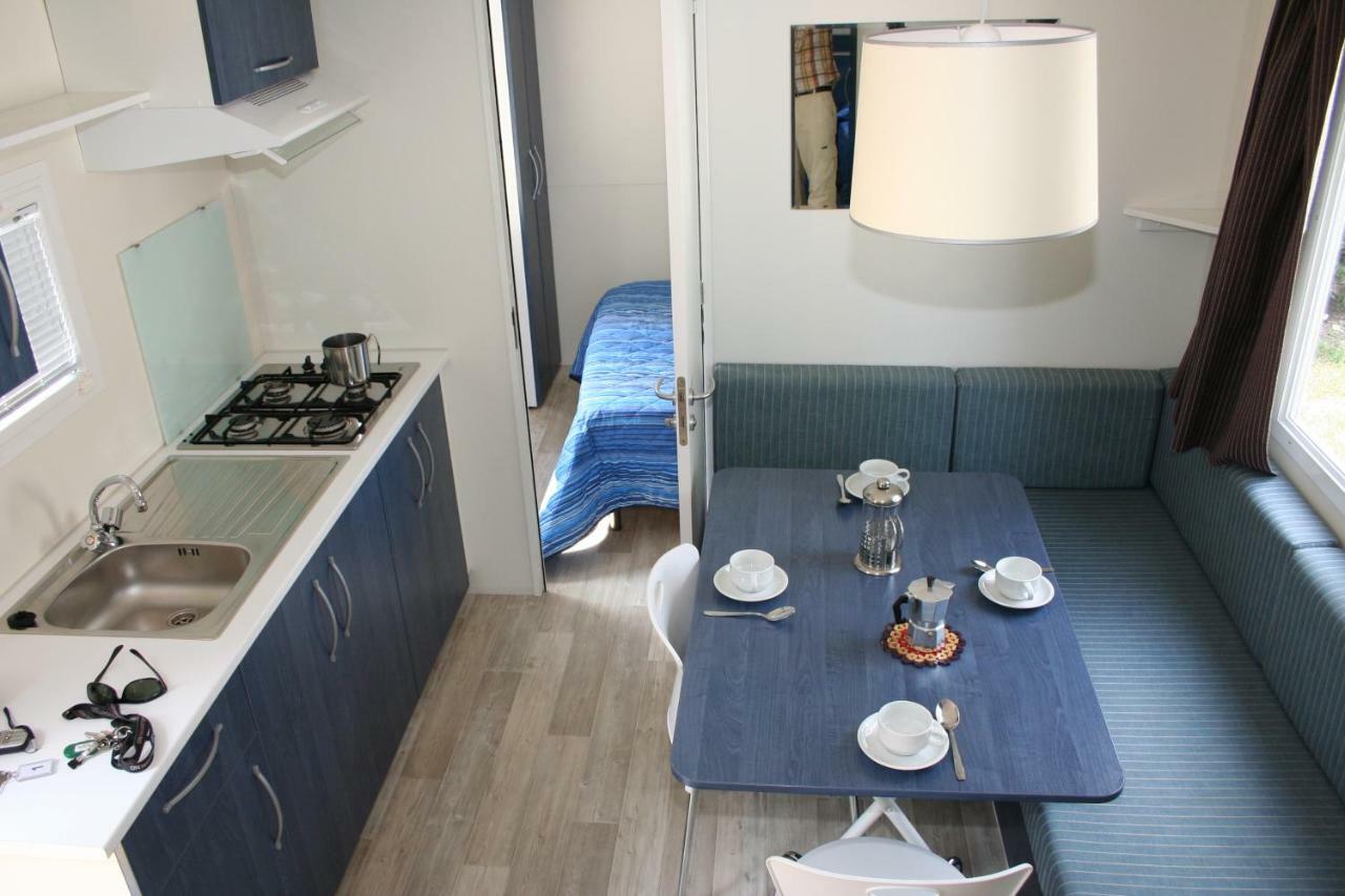 Happy Camp Mobile Homes In El-Bahira Camping Village サン・ヴィート・ロ・カーポ エクステリア 写真